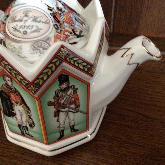 Sadler Kings and Queens series Battle of Waterloo teapot