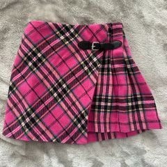 Cute pink plaid skirt for a girl, age 5 years