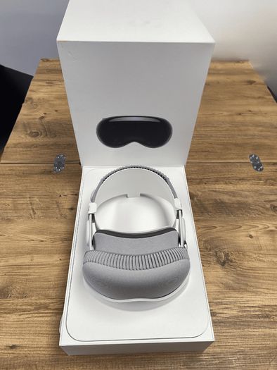 Apple Vision Pro, Excellent Condition