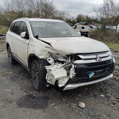 Breaking Mitsubishi outlander 2016 diesel