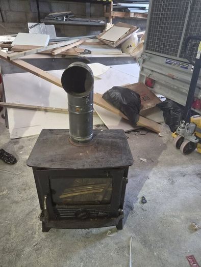 Wood burner and jacuzzi double bath never been use
