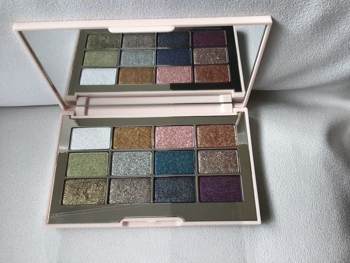 Jouer Ultra Foil Eyeshadow Palette