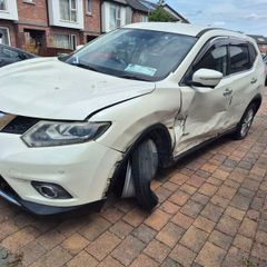 2015 Nissan Xtrail for breaking