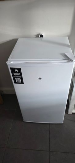 PowerPoint Mini Fridge 93L - New