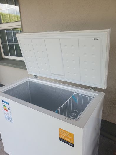 Chest freezer