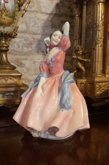 Royal Doulton figurine "May time"