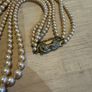 Pearl necklace and bracelet Image 7
