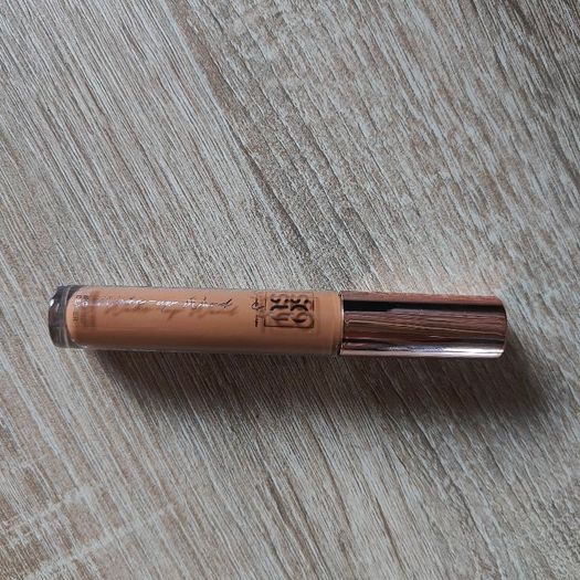 SOSU Cosmetics Wake-Up Wand Correcting Concealer  09 Rich