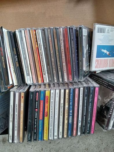 American Country music CD's (OVER 450 CDs)