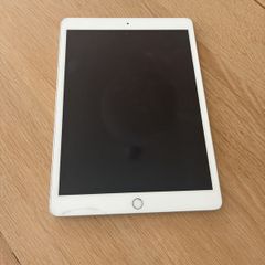 7th Gen IPad 32gb