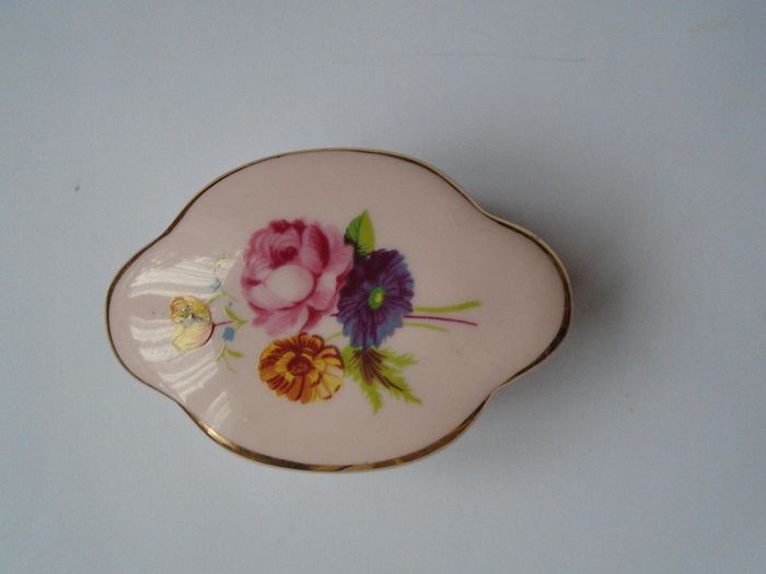 Trinket box, Collectables, Ceramics,