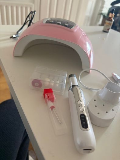 nails set for gel (lamp and shaper)