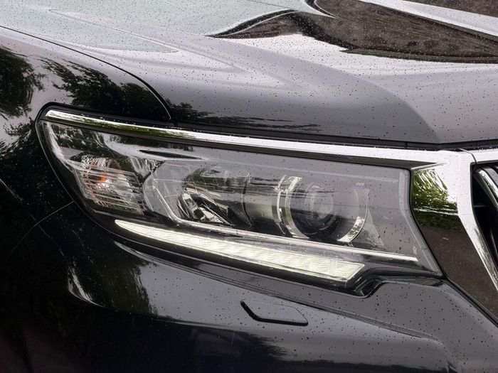 Toyota Landcrusier Invincible 7 Seats