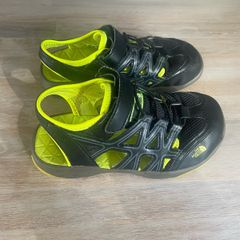 The North Face boys sandals shoes size 1uk