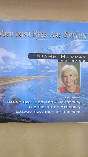 Niamn Murray. When Irish Eyes Are Smiling.