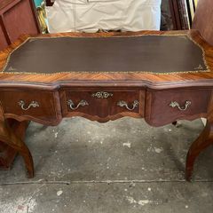 Nice neat desk