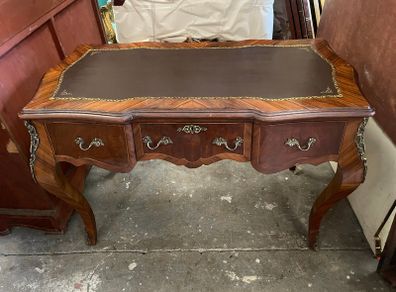 Nice neat desk