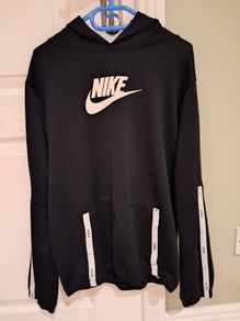 Black Nike hoodie (size Kids XL)