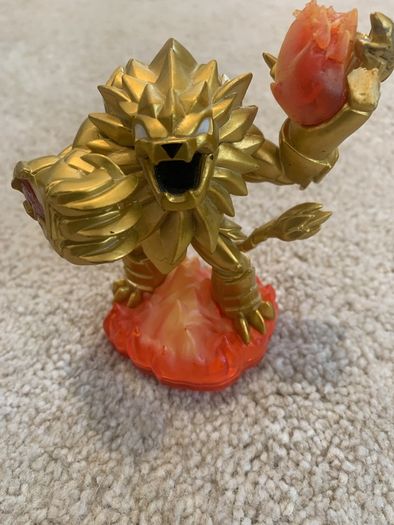 Skylanders 32 piece figures bundle