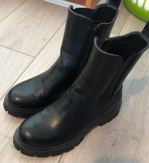 Chunky style boots size 3