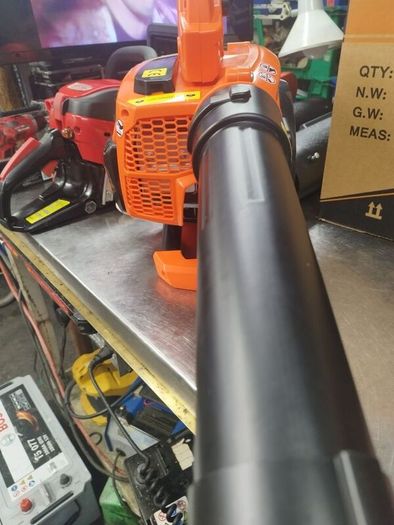 warrior Tunatec leaf blower and vacuum