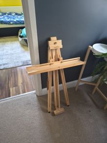 easel stand