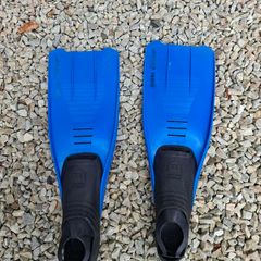Flippers Size 4-5