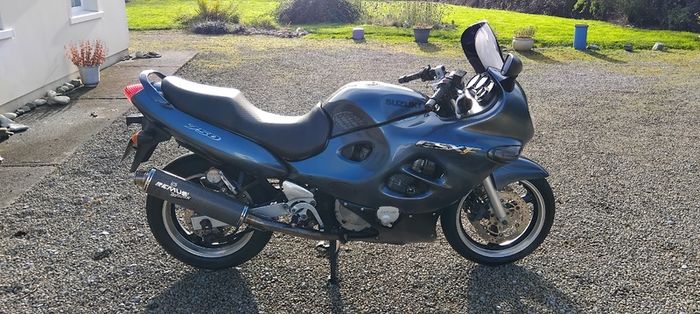 Motorbike SUZUKI GSX 750 F & Gear Accessories