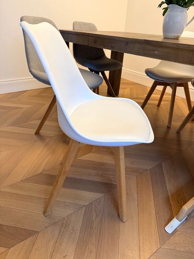 dining chairs x2