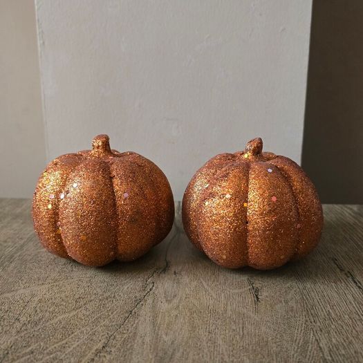 Pumpkins with glitter