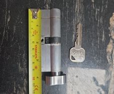 Cylinder lock thumbturn 45 x 45 mm 2 keys
