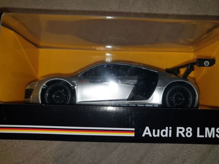 Audi R8 LMS  R/C scale1/24