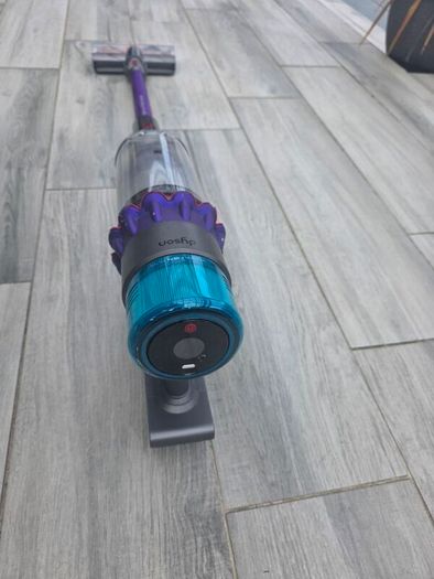 Dyson v15