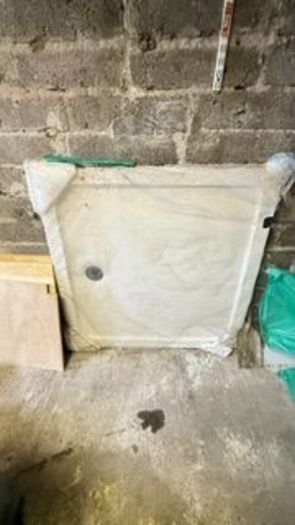 3 sets of Glass Shower doors and a Tray - Job Lot