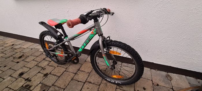Cube race 200 kids bike
