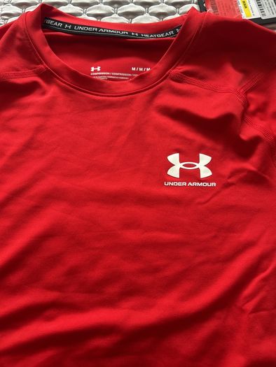 T-shirt Under Armour BNWT