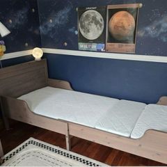 Kids Bed -extendable with mattress