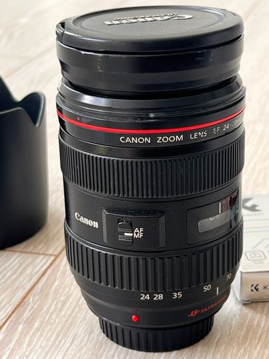 Canon 24-70mm f/2.8 L lens with acessories