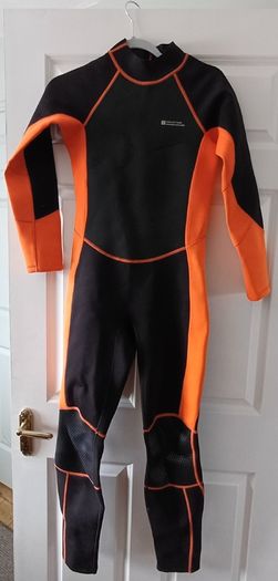 Wet suit & dry robe kids bundle