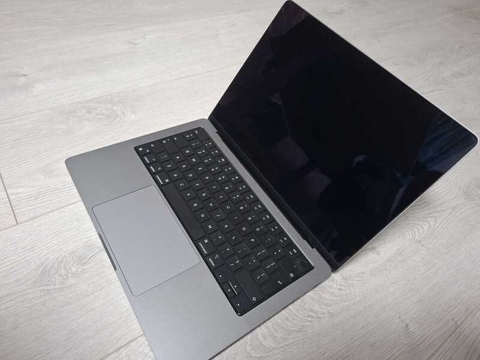 For Sale: MacBook Pro 14" M2 Pro, 16GB RAM, 512GB SSD Excellent Condition