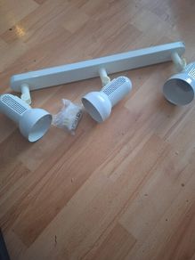 Celing Light/3 Ajustable Arm Spotlight .. Price Drop