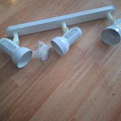 Celing Light/3 Ajustable Arm Spotlight .. Price Drop