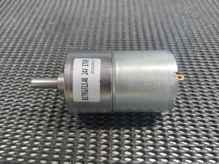 DC Gearmotor (24V)