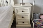 3 drawer locker &amp; lamp