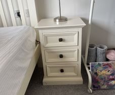 3 drawer locker & lamp