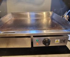 electric griddle , plancha, flattop