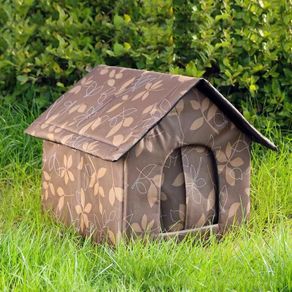Winter version of a thick outdoor shelter to stray cats