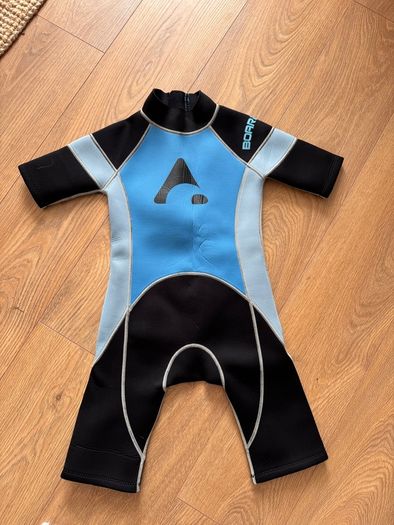 kids wet suit and slippers