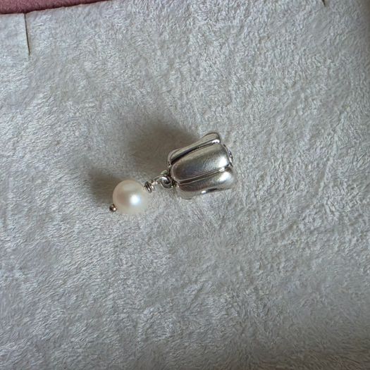 Pandora  charm with pearl drop and purple gemstone in great condition