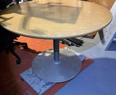 round meeting room table